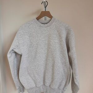 Sporty & Rich Embroidered Crewneck